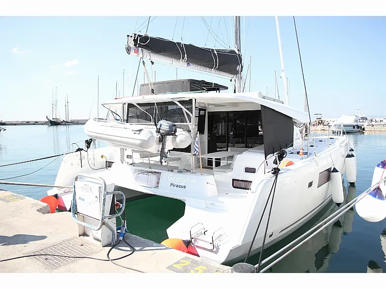 Lagoon 42 (4 Dbl / 2 singles 12)