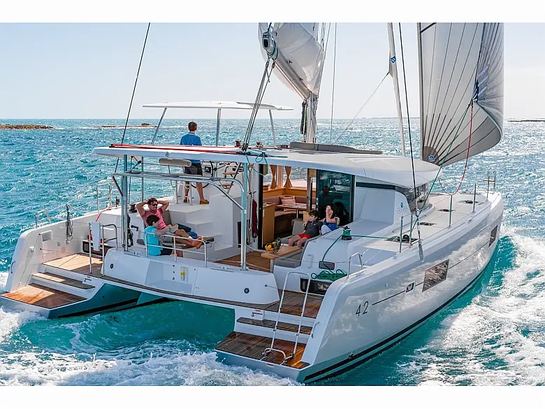 Lagoon 42