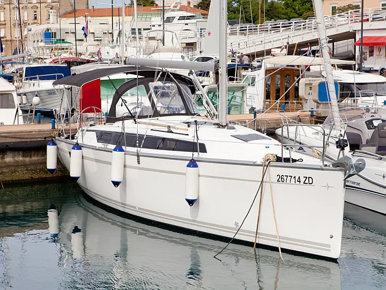 Bavaria Cruiser 34  Style